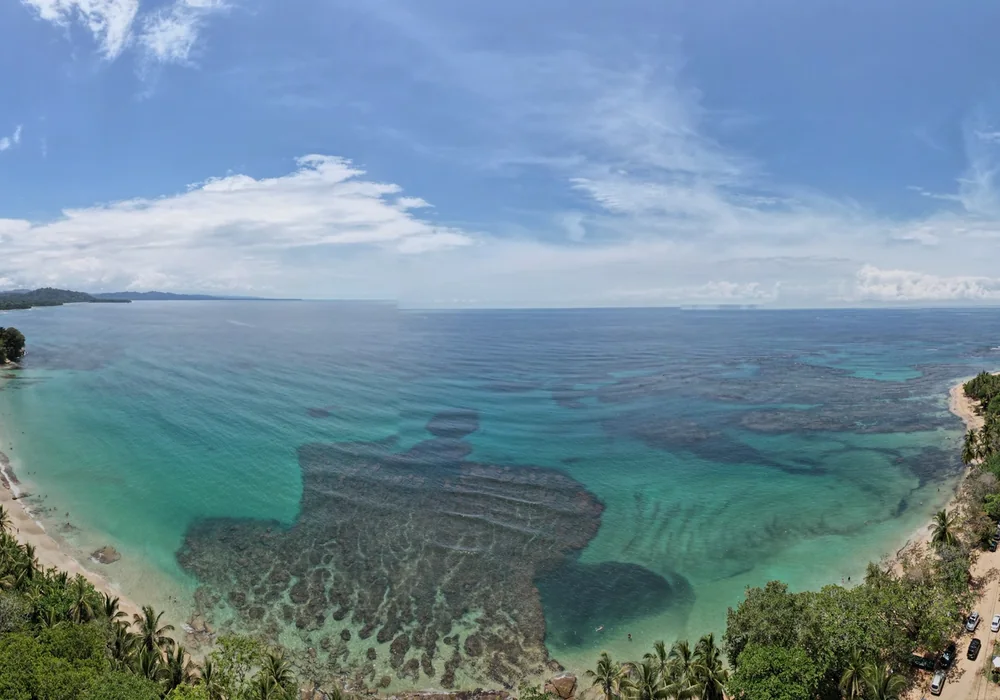A Costa Rica bay from above. Photo: Joshua ten Brink / WildPhotography.com